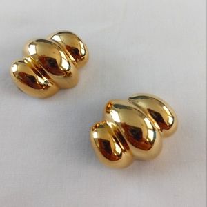 Vintage Gold Clip On Earrings